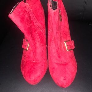 Ankle boots red